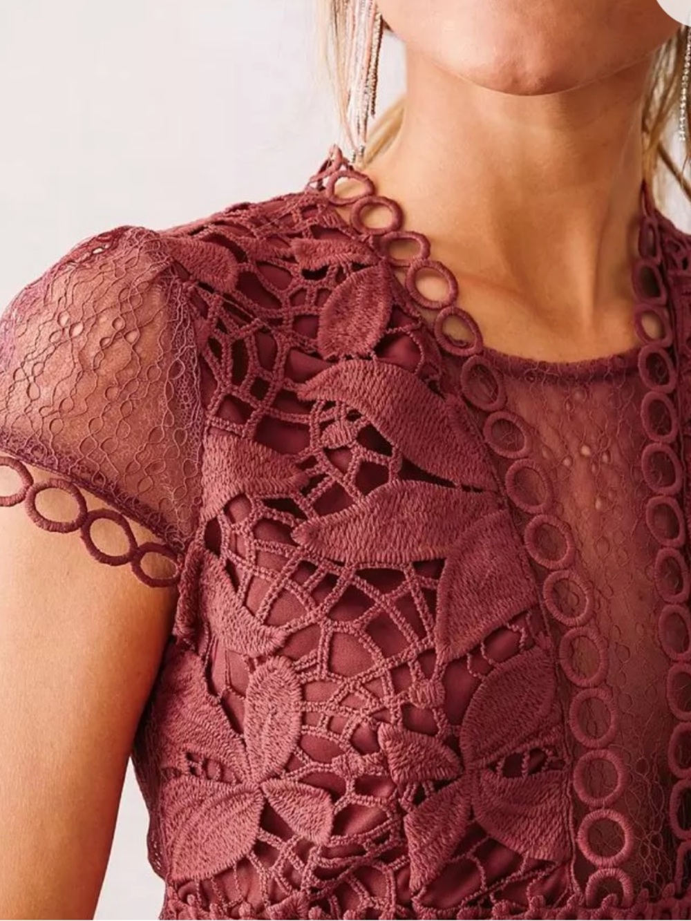 Haute Monde crochet floral lace top - Picture 3 of 9